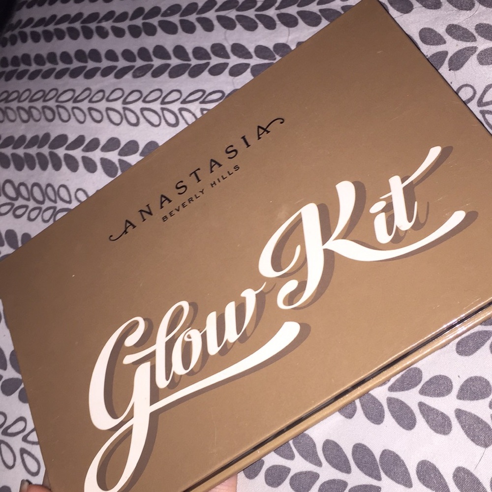 Anastasia Beverly Hills Ultimate Glow Kit